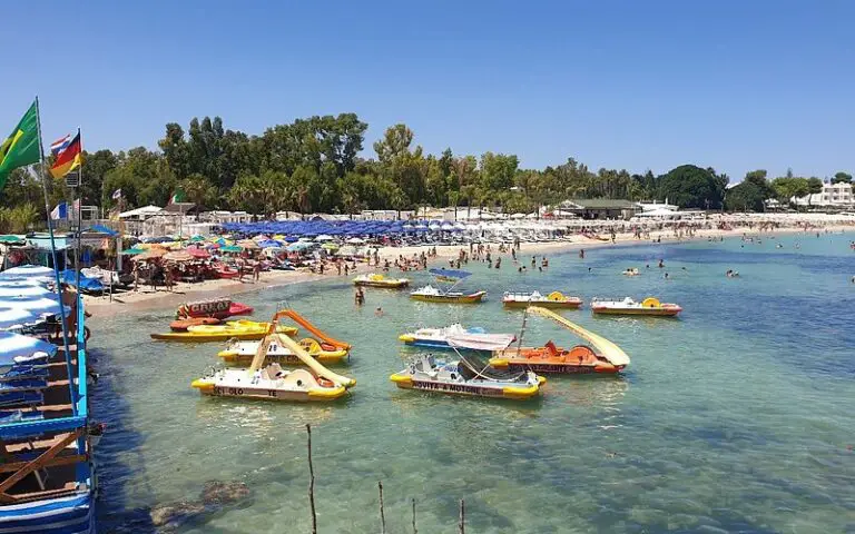 Spiaggia Fontane Bianche: Un paraíso mediterráneo para disfrutar del sol y el mar