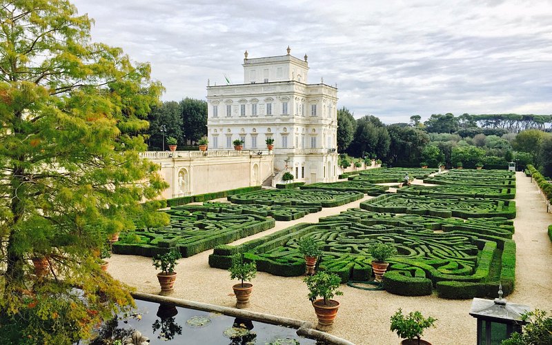 Descubre Villa Doria Pamphilj: Un oasis natural en medio de Roma