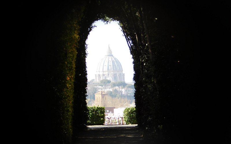 Descubriendo Il Buco della Serratura: Una vista sorprendente en Roma