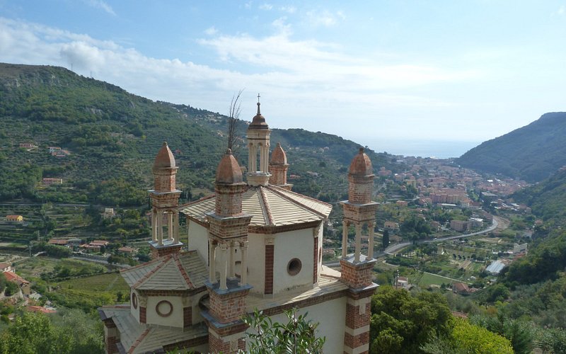 Finalborgo: Un encantador pueblo medieval en la costa de Liguria