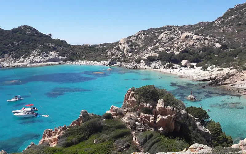 Descubre la belleza de la Cala Corsara en Cerdeña